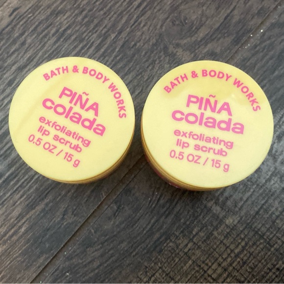 Bath & Body Works Pina Colada Exfoliating Lip Scrub - Picture 2 of 4